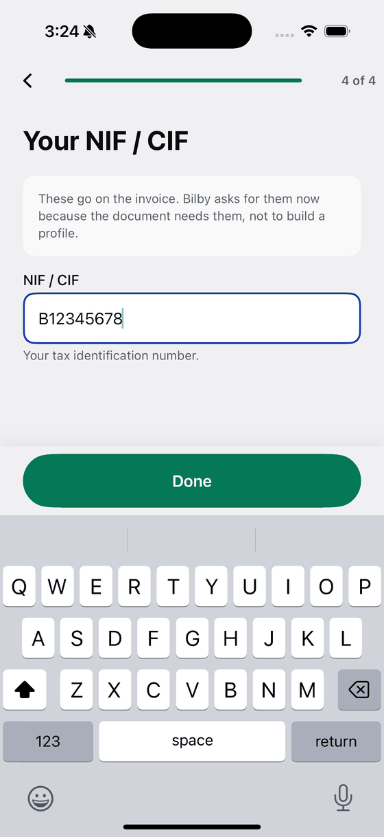 Bily asking for NIF / CIF, the identifier a Spanish invoice carries.